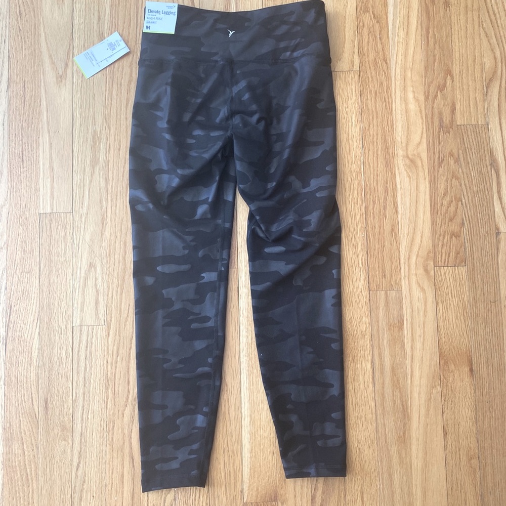 Brand New Old Navy Black Camo Leggings